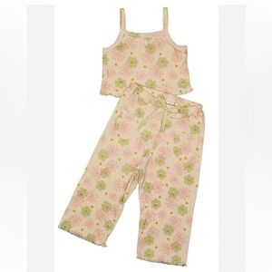Cream and Green Set with Floral Motifs
